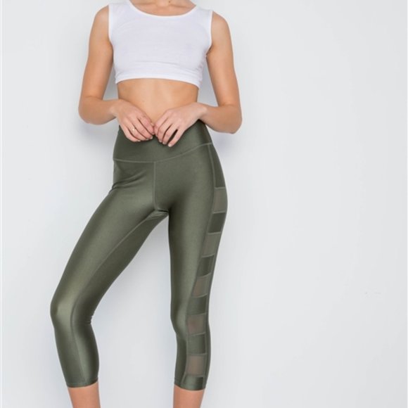 Forever 21 Capri High Rise Athletic Leggings With Phone Pocket - Picture 4 of 7